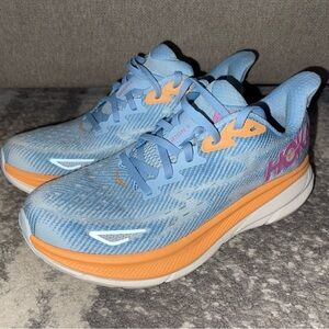 Women’s Hoka Clifton 9 / Size: 8D